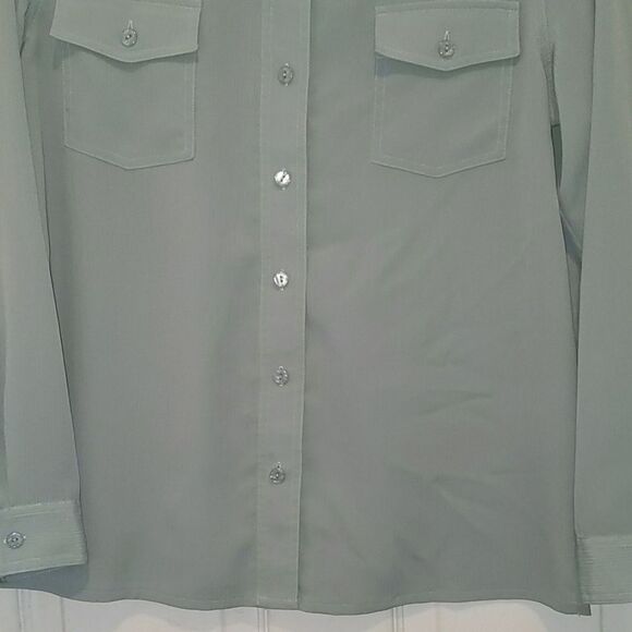 TanJay sage color  button down blouse Sz 12 NWOT - Picture 2 of 5
